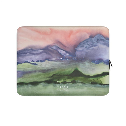 „Farben der Natur" Laptop-Hülle mit einem Werk von Florijonos Mingėlės, Vorderansicht