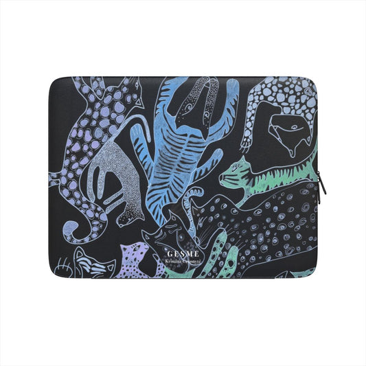 Šokančios Lyg Tai Katės, Lyg Ne Katės Premium Laptop Sleeve